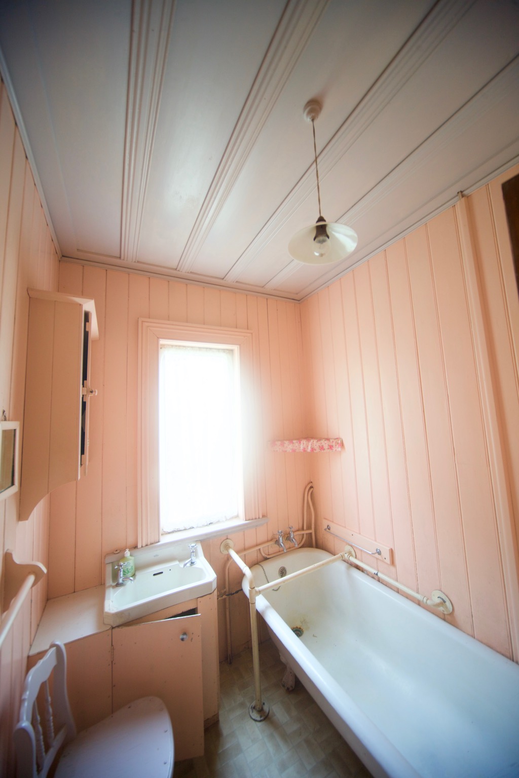 The only bathroom in original condition One of the best bathrooms now for room 55 exclusivley